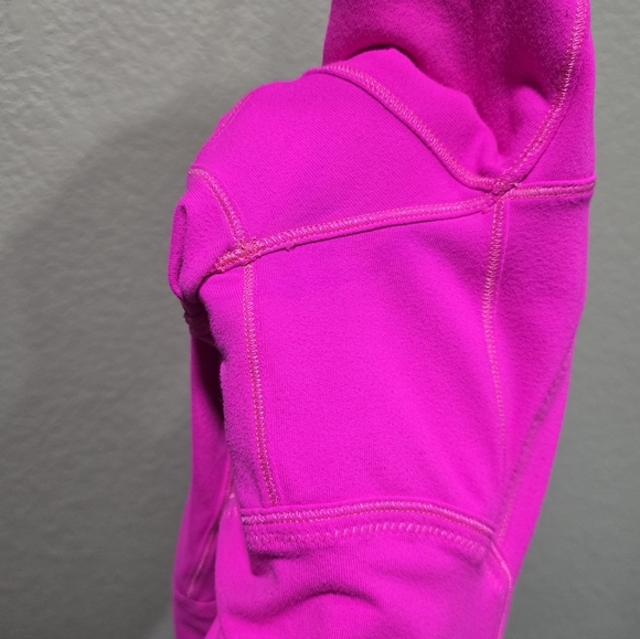 Lululemon Forme Jacket Cuffins *callout* - Picture 9 of 9